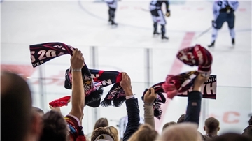 Die Fans der Fischtown Pinguins hatten gegen EHC Red Bull München viel Grund zum Jubeln.