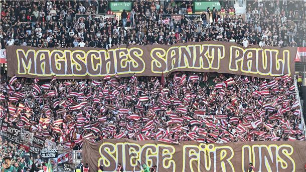 FC St. Pauli fast am Ziel - Blessin sieht Entwicklung Die Fans des FC St. Pauli können sich auf ein weiteres Jahr Erste Liga freuen.
