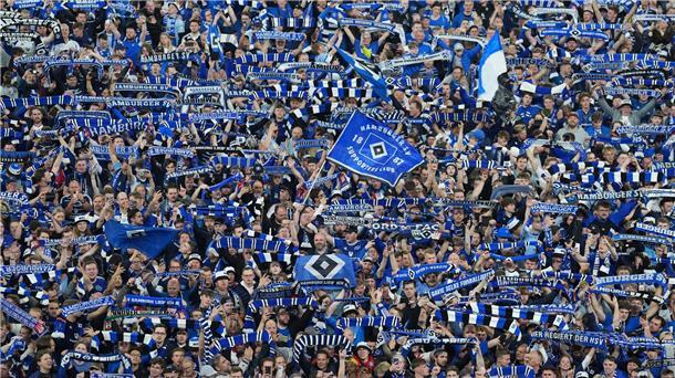Die Fans des Hamburger SV freuen sich schon auf das Nordderby in Bremen.