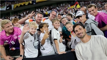 Die Fans feierten Hummels bei seinem Abschied in Köln. 