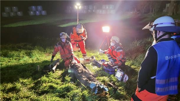 Die Feuerwehr Geestland probte den Ernstfall, sie trainierte das Verhalten bei Arbeits- und Betriebsunfällen.