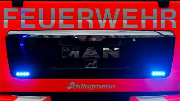 Die Feuerwehr rückte mit rund 80 Einsatzkräften an. (Symbolbild)