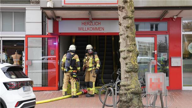 Die Feuerwehr war mit einem großen Aufgebot vor Ort.