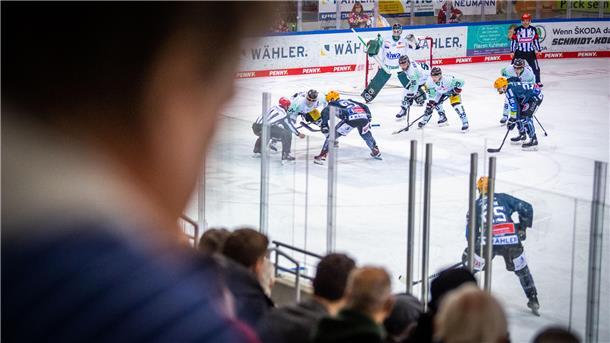 Die Fischtown Pinguins treffen am Freitag zum vorerst letzten Mal auf die Bietigheim Steelers, die bereits als Absteiger feststehen.