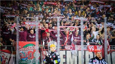 Die Fischtown Pinguins und der EHC Red Bull München lieferten sich ein packendes erstes Duell im Playoff-Halbfinale der DEL.