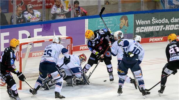 Die Fischtown Pinguins spielen sich in einen Rausch Die Fischtown Pinguins waren auch im Heimspiel gegen Iserlohn die klar bessere Mannschaft und hatten deutlich mehr Torschüsse als die Gäste.