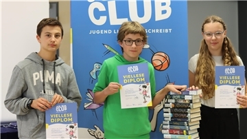 Die fleißigsten Leser des diesjährigen Julius-Clubs (von links): Joshua von Fink, Leon Krause, Marie Scheidl.