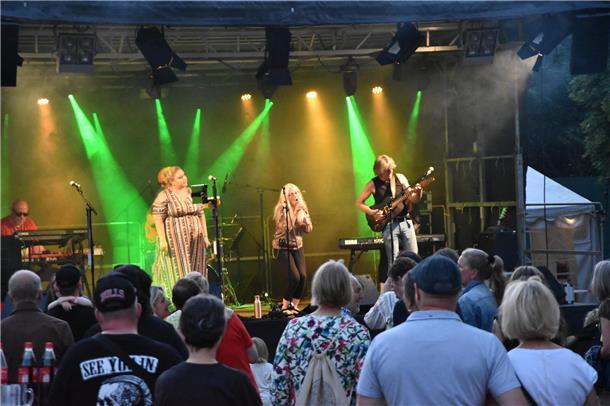 Die Formation Cotton Club ließ die 70er mit Funk und Soul wieder aufleben. 