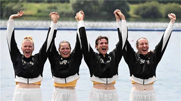 Imposanter Schlussakt: Frauen-Doppelvierer bejubelt Coup Die Freude über Bronze war im Frauen-Doppelvierer groß.