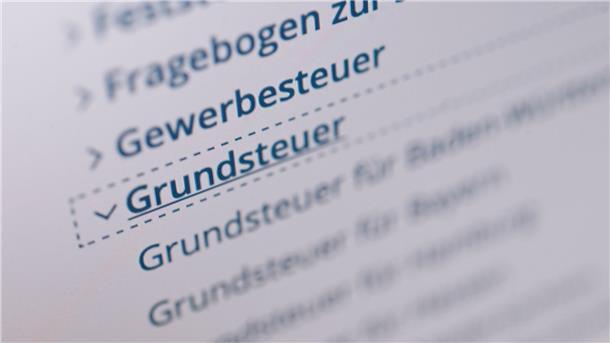 Desktop, auf dem Grundsteuer steht.