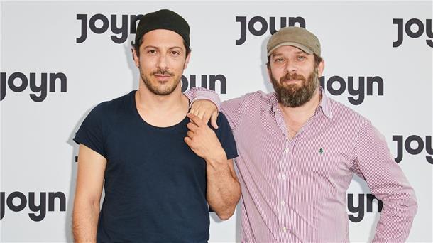 Finalstaffel: „jerks.“ endet mit Reise in die Vergangenheit Die fünfte Staffel „jerks.“ mit Christian Ulmen (r) und Fahri Yardim ist von Februar 2023 an zu sehen.