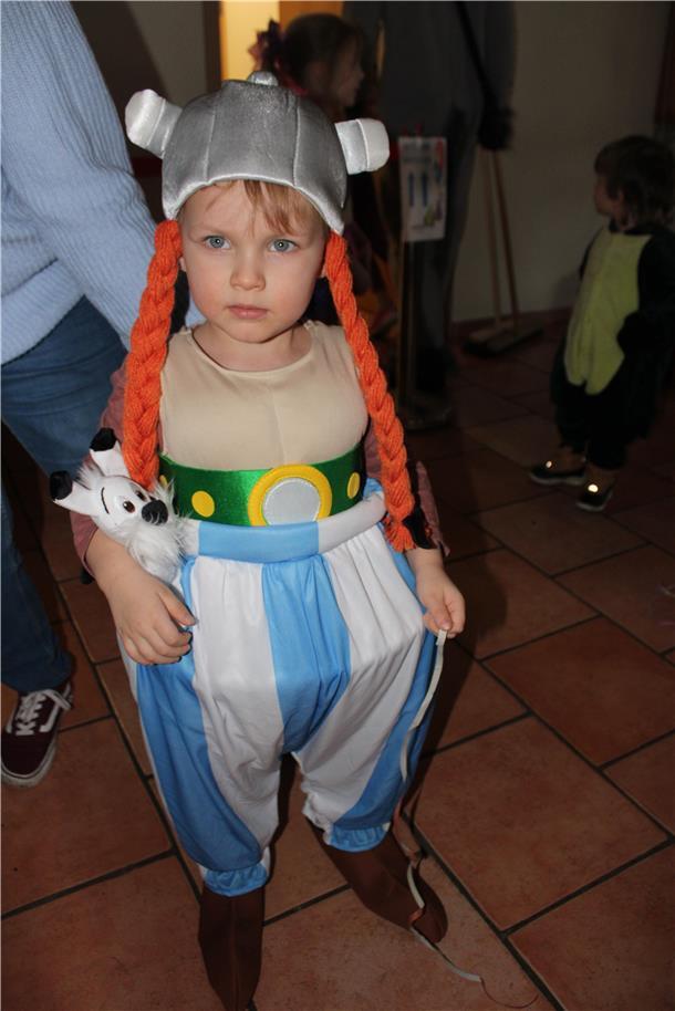 Die ganz kleinen Wehdeler Jecken feierten bereits bei der Kindermaskerade. Die großen Narren folgen am kommenden Sonnabend nach dem Umzug mit DJ-Partys in der Schützenhalle und auf dem Saal der „Freeway Riders“.