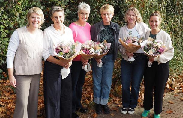 Die Geehrten im Hause Schlüter mit Chefin Sabrina Kosch (von links): Monika Kück, Sigrid Götsche, Heike Holsten, Anja Barnstorff und Kathrin Gieschen (es fehlt Tanja Schloen).