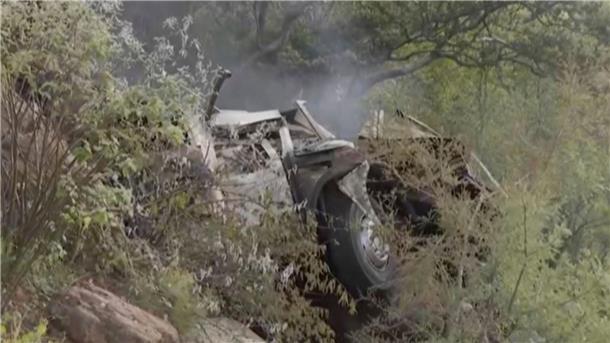 Bus stürzt in Schlucht: 45 Tote bei Unglück in Südafrika Die genaue Unfallursache wird noch ermittelt.