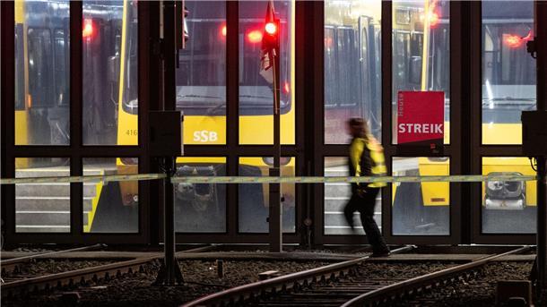 Die Gewerkschaft Verdi hat für Freitag ganztägige Warnstreiks im öffentlichen Personennahverkehr in fast allen Bundesländern angekündigt.