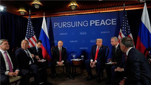 Gespräch zwischen Trump und Putin läuft noch Die Gipfelgespräche laufen noch.