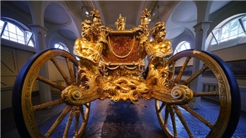 Die goldene Staatskutsche steht in den Royal Mews (Stallungen) im Buckingham Palace.