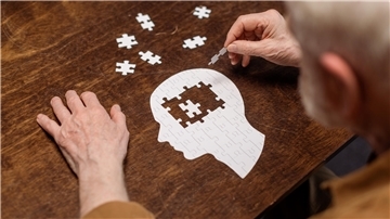 Die große Leere: Bei einer neurodegenerativen Demenzerkrankung, zu der auch Alzheimer gehört, werden Nervenzellen zerstört.
