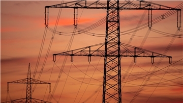 Die Großhandelspreise für Strom sind enorm gestiegen - und wirbeln die Branche durcheinander. Neukunden sind für Energieversorger auf einmal eine Belastung.