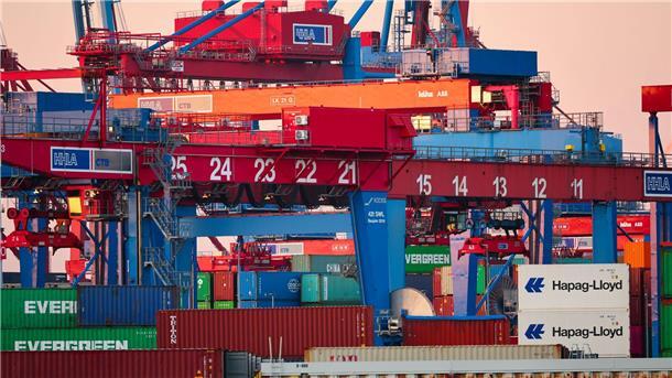 Nach dem MSC/HHLA-Beschluss gibt sich Verdi kämpferisch Die Hamburgische Bürgerschaft hat den umstrittenen Einstieg der Reederei MSC beim Hafenlogistiker HHLA endgültig abgesegnet.
