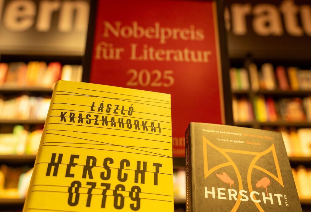Nobelpreisträger Krasznahorkai, ein „Meister der Apokalypse“ Die Handlung seines letzten Romans „Herscht 0779“ lässt Krasznahorkai in einer thüringischen Kleinstadt spielen, in der gewalttätige Neonazis auftauchen.