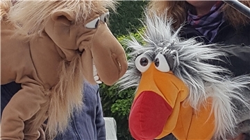 Die Handpuppen „Kalle“ und „Gisi“ (gespielt von Sandra Freytag und Matthias Wenzel) machen bei jedem Familiengottesdienst mit.