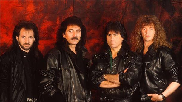 Die Heavy-Metal-Band Black Sabbath im Jahr 1989: Sänger Tony Martin (l-r) neben Gitarrist Tony Iommi, Schlagzeuger Cozy Powell und Bassist Neil Murray.