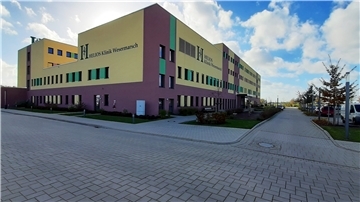 Die Helios-Klinik sieht sich durch die Zusage des Landes, dem Braker St-Bernhard-Hospital 42 Millionen Euro an Fördermitteln zukommen zu lassen, ins Abseits gedrängt. Klinik-Chef Georg Thiessen äußerte in der Sondersitzung des Nordenhamer Stadtrats die Vermutung, dass in Hannover gegen den Klinik-Standort Nordenham intrigiert werde.
