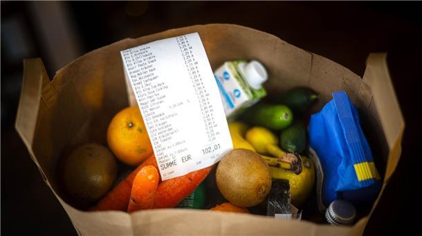 Inflation im Gesamtjahr 2023 bei 5,9 Prozent Die hohen Lebensmittelpreise belasten Verbraucherinnen und Verbraucher.