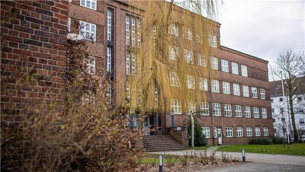 Die Humboldtschule an der Schillerstraße in Bremerhaven. soll saniert werden Foto: Hartmann