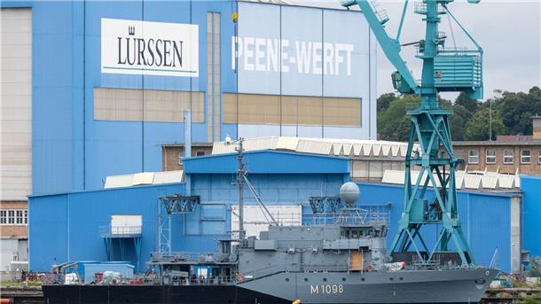 Werften rechnen beim Marineschiffbau mit mehr Aufträgen Die IG Metall hat Betriebsräte von 25 Werften befragt, die sowohl den militärischen als auch den zivilen Schiffbau repräsentieren. (Archivfoto)