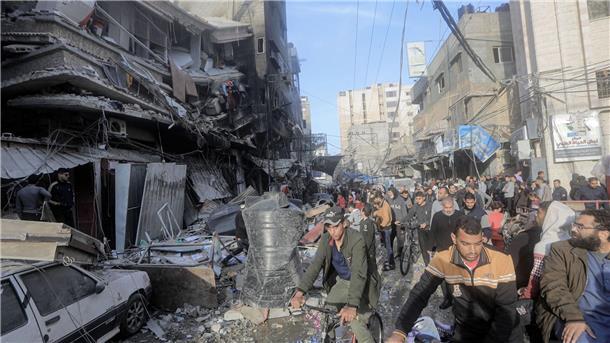 Erbitterter Häuserkampf zwischen Israels Armee und Hamas Die israelische Armee hat ihre Angriffe auf die Stadt Chan Junis verstärkt.