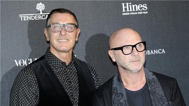 Frech, fromm, frivol: Stefano Gabbana wird 60 Die italienischen Modedesigner Stefano Gabbana (l) und Domenico Dolce 2014 in Mailand.