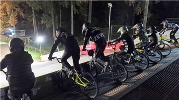 Die jungen BMX-Fahrer aus Zeven haben keine Angst, von ganz oben zu starten.
