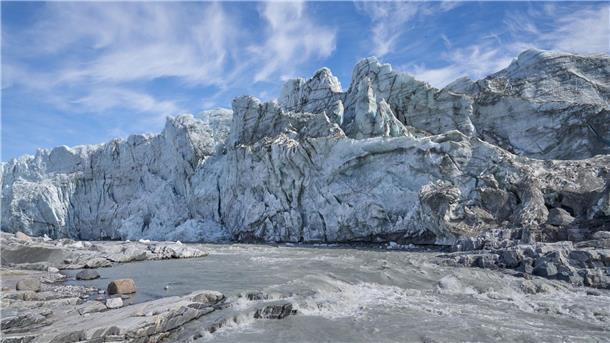 Deutliche Erwärmung auf grönländischem Eisschild Die Kalbungsfront des Russell-Gletschers, Kangerlussuaq.