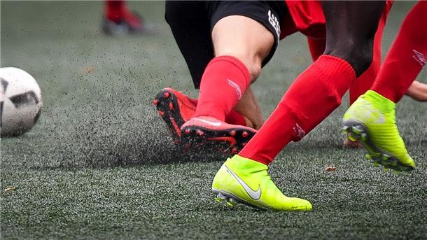 Die Kicker vom FC Hagen/Uthlede können sich freuen: 2023 bekommen sie ihren Kunstrasenplatz.