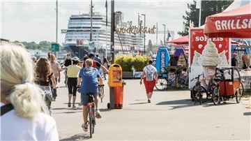Kieler Woche: Schon viel los an der Förde Die Kieler Woche beginnt.
