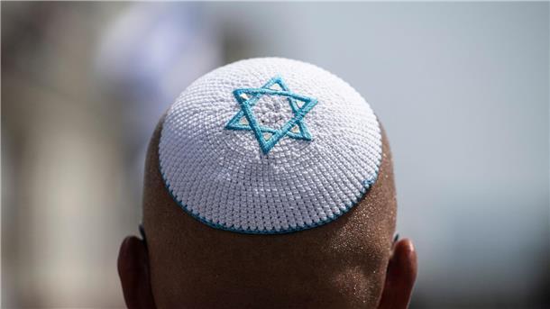 Europa und USA: Kampf gegen Antisemitismus verstärken Die Kippa, die traditionelle religiöse Kopfbedeckung jüdischer Männer.