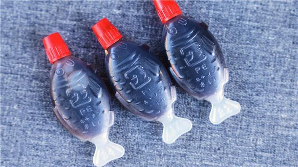 Sojasoßen-Fische aus Plastik in Südaustralien verboten Die kleinen Fischchen mit Sojasoße gehören in Sushi-Läden weltweit zum Angebot – aber sie schaden der Umwelt. (Symbolbild)