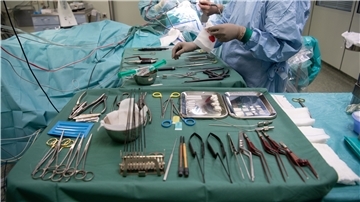 Die Kliniken holen Operationen nach, die wegen Corona verschoben werden mussten.