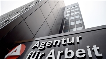 Die Kosten der Arbeitslosigkeit dürfte Arbeitsmarktforschern zufolge wieder steigen.