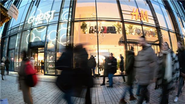 Trotz Black Friday: Viele Händler sind unzufrieden Die Krise infolge des Ukraine-Kriegs wirkt sich auch auf die Einkaufsstimmung aus.