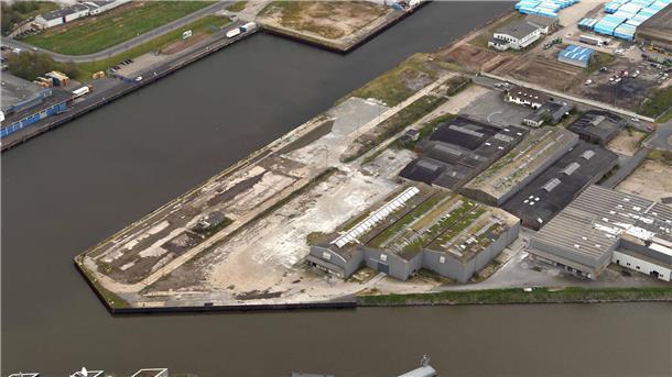 Bremerhavener Werftquartier: Wie viele Brücken werden denn nun gebaut? Hafenfläche mit Gebäuden