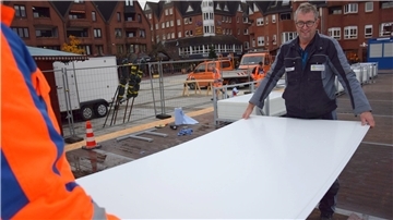 Eisbahn wird aufgebaut