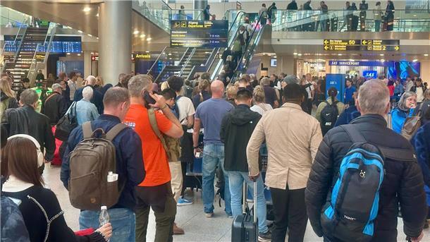 Die Lage am Flughafen Kopenhagen am Vormittag.