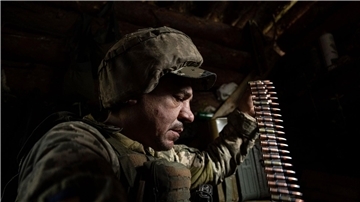 Die Lage für die ukrainischen Soldaten rund um Awdijiwka ist nach Einschätzung des Generalstabs schwierig.
