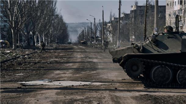 Ukrainische Verteidigung in Bachmut stark unter Beschuss Die Lage um die seit Monaten umkämpfte Stadt Bachmut hat sich nach Angaben beider Kriegsparteien in den vergangenen Tagen weiter zugespitzt.