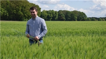 Die Landwirtschaft ist seine Leidenschaft: der 22-jährige Lennart Ringen aus Ostereistedt. 