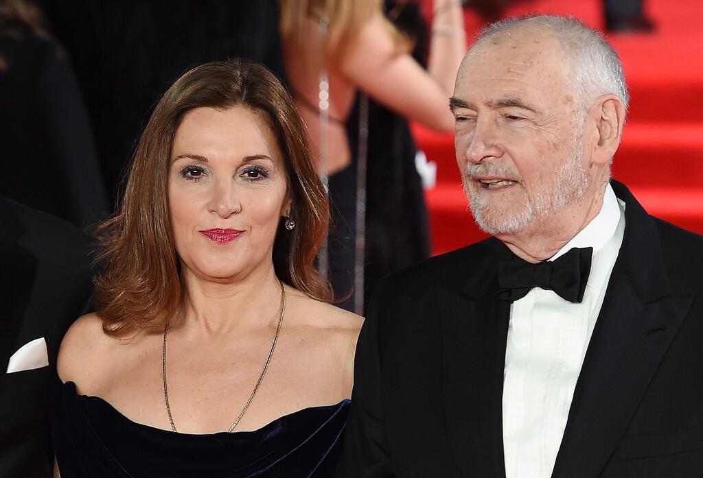 Die langjährigen James-Bond-Produzenten Barbara Broccoli und Michael G. Wilson haben Amazon die kreative Kontrolle über die Filmreihe übertragen.