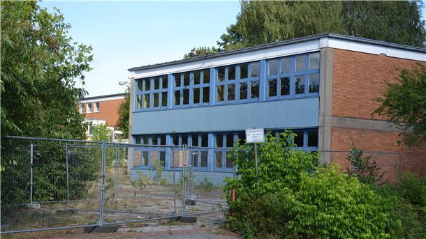 Die leer stehende Gauß-Schule am Lühnenfeld in Zeven.
